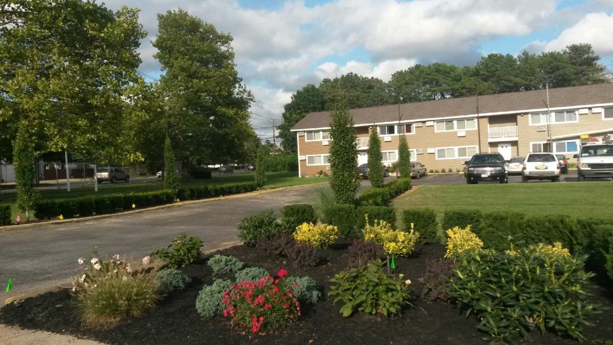 1727 NORTH GARDINER DRIVE -